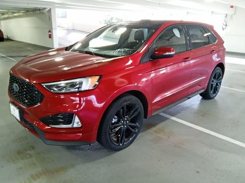 Red 2020 Ford Edge ST