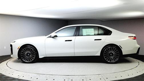 2025 BMW i7 xDrive60