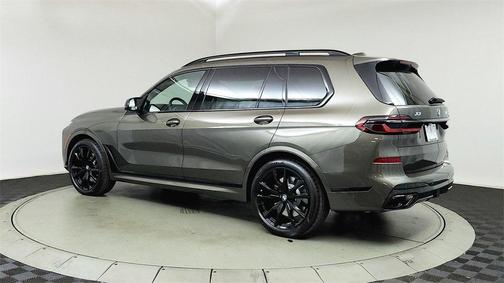 2026 BMW X7 M60i