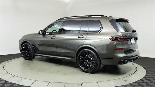 2026 BMW X7 M60i