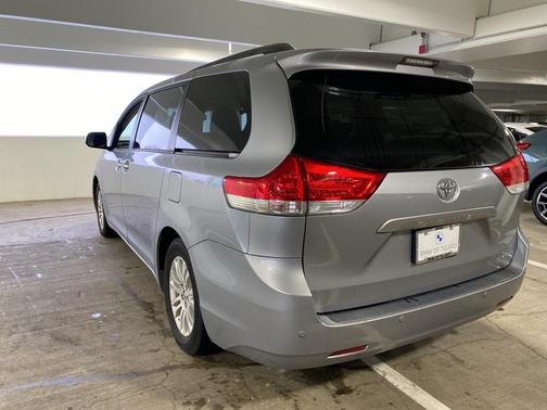 2013 Toyota Sienna XLE