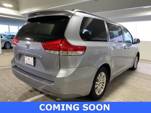 2013 Toyota Sienna XLE