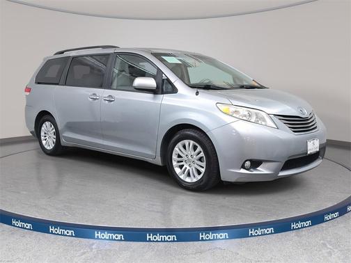 2013 Toyota Sienna XLE
