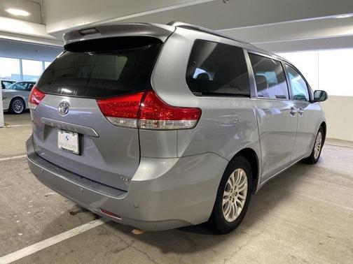 2013 Toyota Sienna XLE