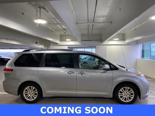 2013 Toyota Sienna XLE