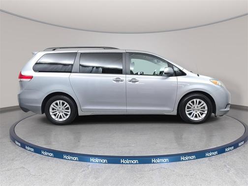 2013 Toyota Sienna XLE