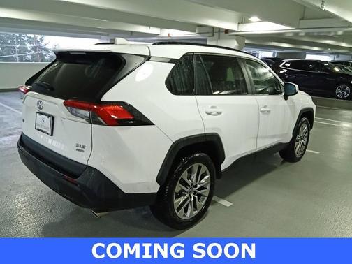 2020 Toyota RAV4 XLE Premium