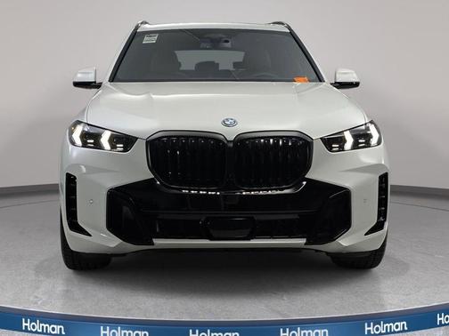 Mineral White Metallic 2026 BMW X5 PHEV xDrive50e