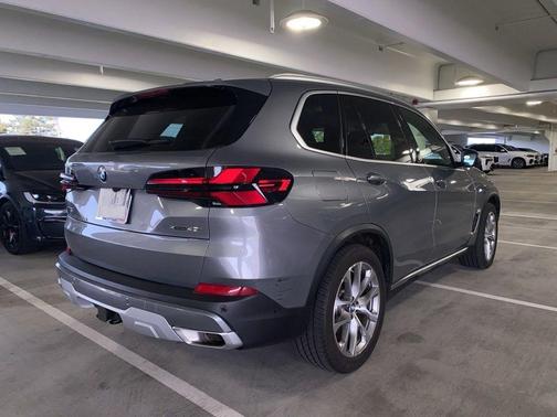 Skyscraper Gray Metallic 2024 BMW X5 xDrive40i
