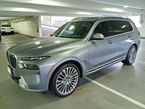 Skyscraper Gray Metallic 2024 BMW X7 xDrive40i