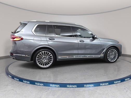Skyscraper Gray Metallic 2024 BMW X7 xDrive40i
