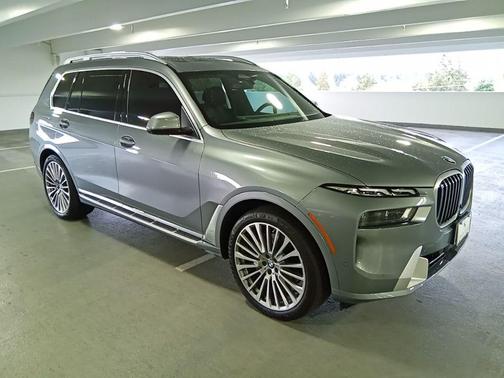 Skyscraper Gray Metallic 2024 BMW X7 xDrive40i