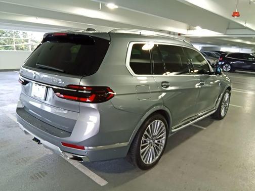 Skyscraper Gray Metallic 2024 BMW X7 xDrive40i