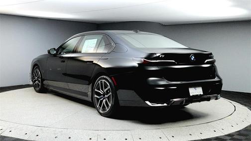 2025 BMW i7 xDrive60