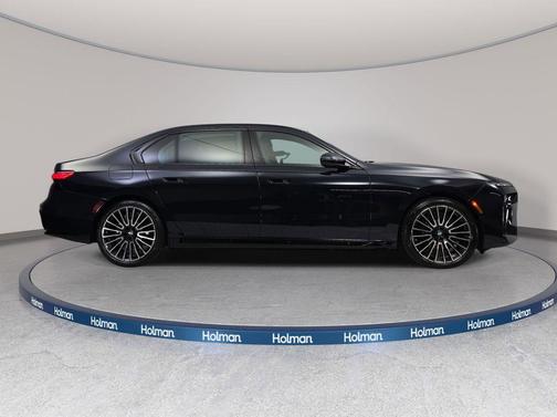 Carbon Black Metallic 2026 BMW 750e xDrive