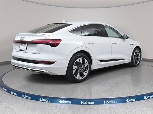 2022 Audi e-tron S line Premium