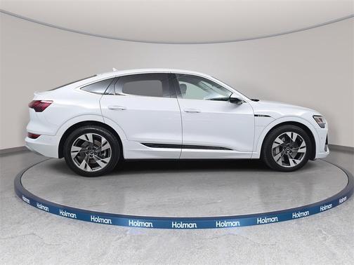 2022 Audi e-tron S line Premium