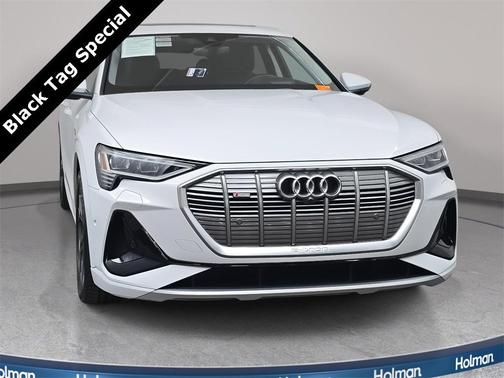 2022 Audi e-tron S line Premium