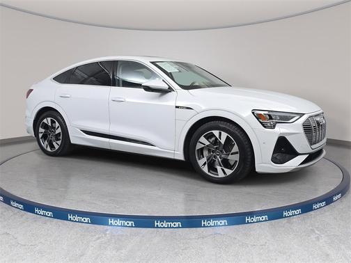 2022 Audi e-tron S line Premium