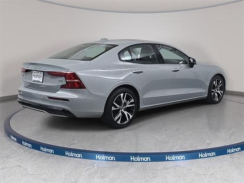 2024 Volvo S60 B5 Core Dark Theme