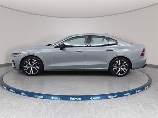 2024 Volvo S60 B5 Core Dark Theme