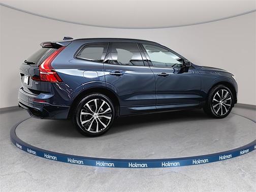 2023 Volvo XC60 B5 Plus Dark Theme