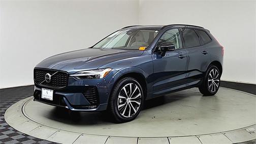 2023 Volvo XC60 B5 Plus Dark Theme