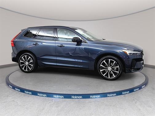 2023 Volvo XC60 B5 Plus Dark Theme
