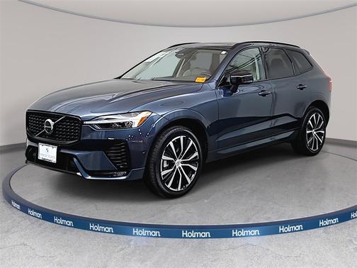 2023 Volvo XC60 B5 Plus Dark Theme