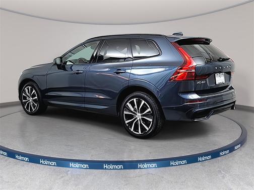 2023 Volvo XC60 B5 Plus Dark Theme