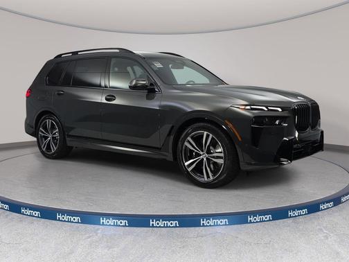 Gray Metallic 2026 BMW X7 xDrive40i