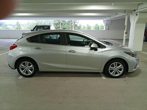 Silver Ice Metallic 2017 Chevrolet Cruze LT
