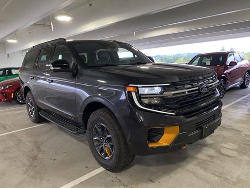Gray Metallic 2025 Ford Expedition Tremor
