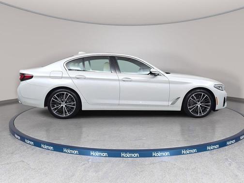 Mineral White Metallic 2022 BMW 530 i xDrive