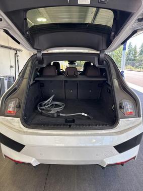 Mineral White Metallic 2024 BMW iX xDrive50