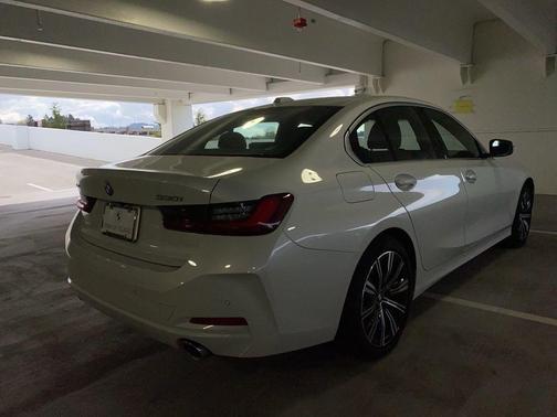 White Metallic 2025 BMW 330 i xDrive