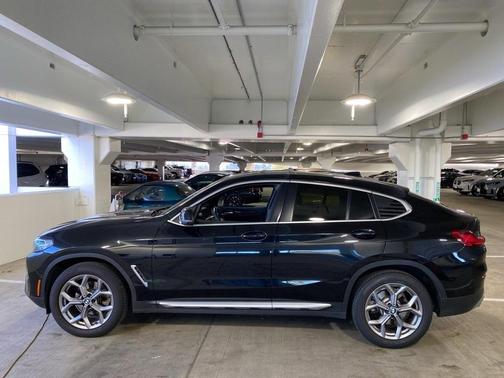 2024 BMW X4 xDrive30i