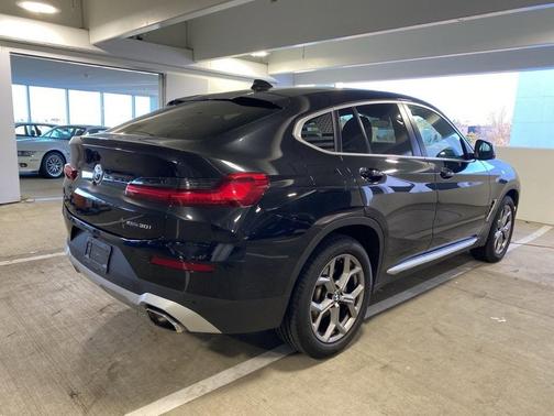 2024 BMW X4 xDrive30i