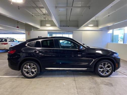2024 BMW X4 xDrive30i