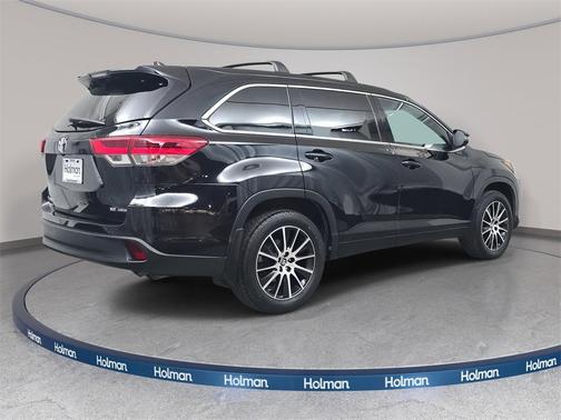 2017 Toyota Highlander SE