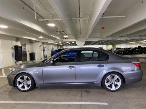 2008 BMW 528 i