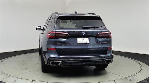 2021 BMW X5 M50i