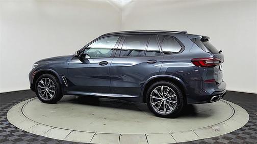 2021 BMW X5 M50i