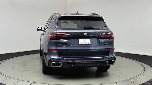 2021 BMW X5 M50i