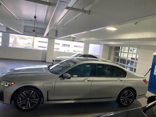 2020 BMW 745e xDrive iPerformance