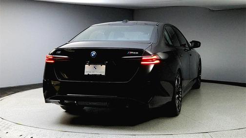 2025 BMW i5 M60