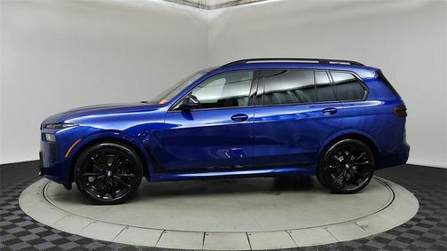 2025 BMW X7 M60i