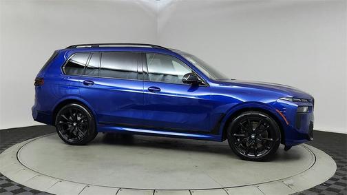 2025 BMW X7 M60i