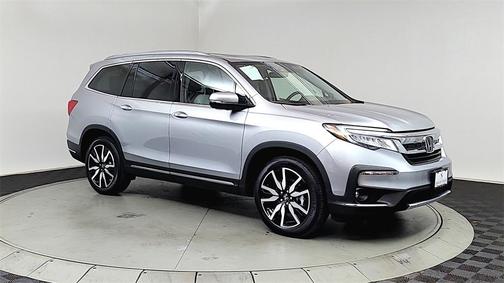 2022 Honda Pilot Touring 8-Passenger