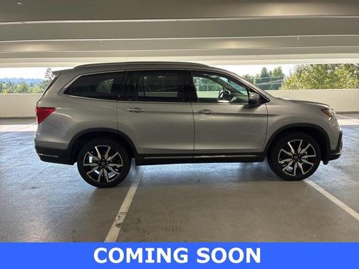 2022 Honda Pilot Touring 8-Passenger